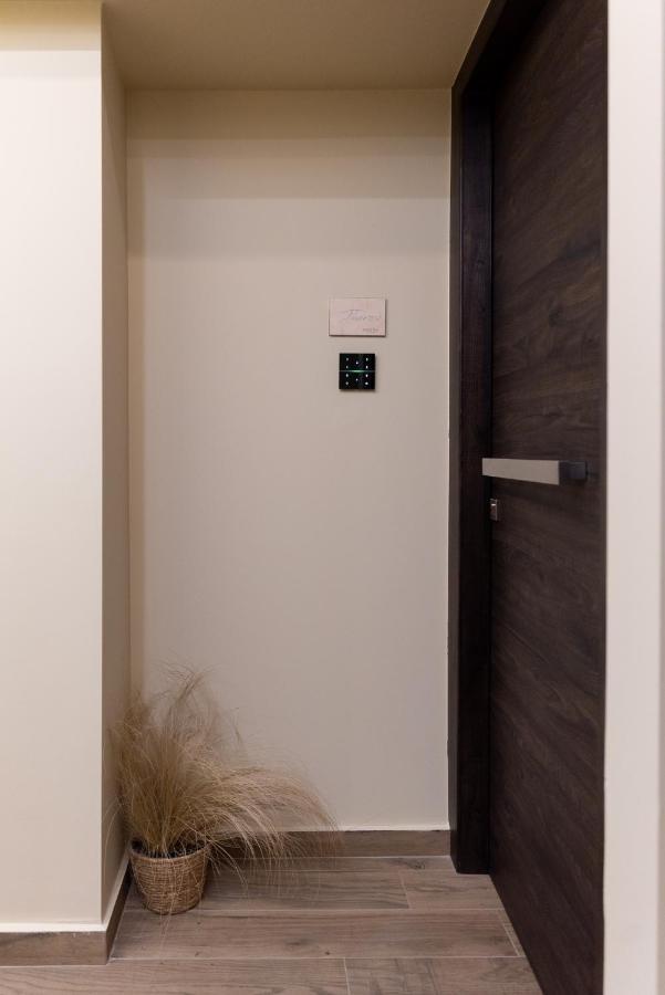 Minos By Agora Luxury Apartments In The Heart Of Heraklion מראה חיצוני תמונה